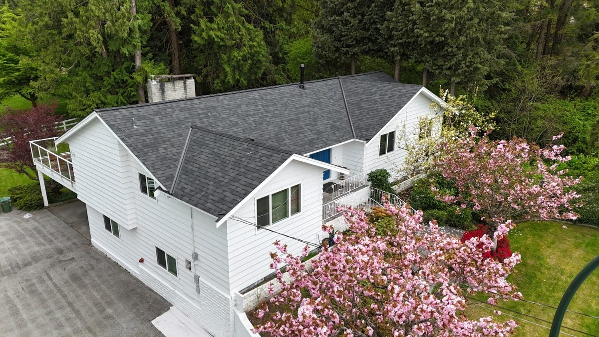 Finished asphalt shingle roof on a Lower Mainland home
