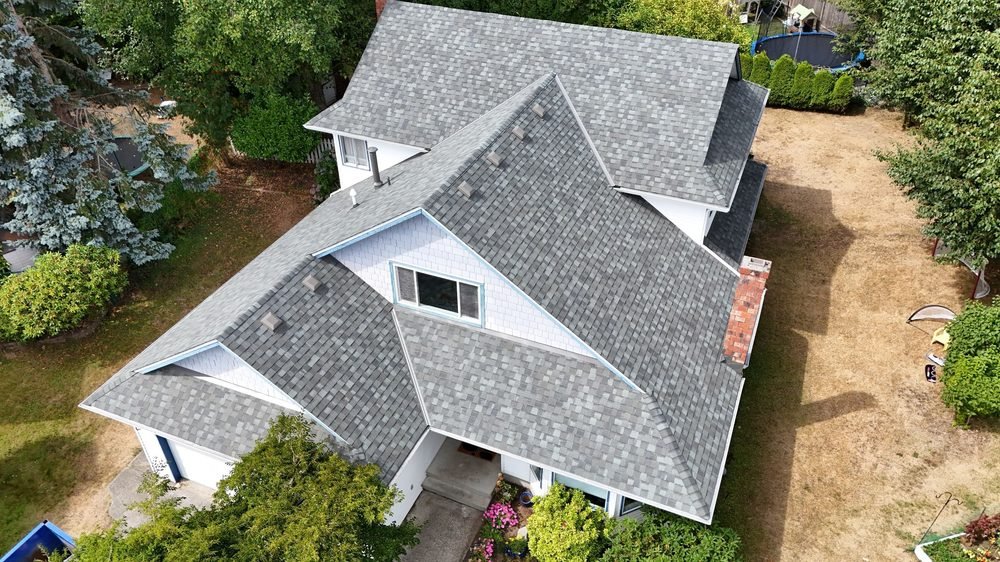 CertainTeed Landmark roof in Semiahmoo Town Centre, Surrey
